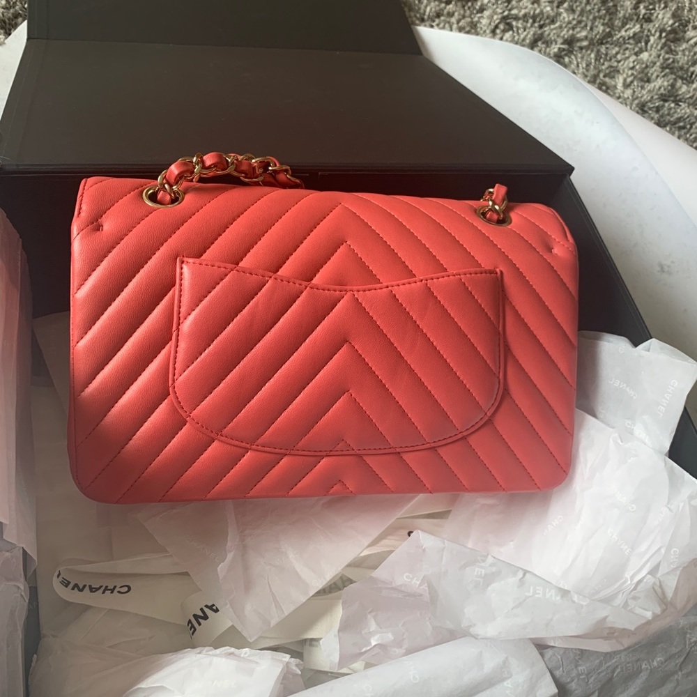 Chanel Chevron medium classic flap bag coral - Picture 3 of 12